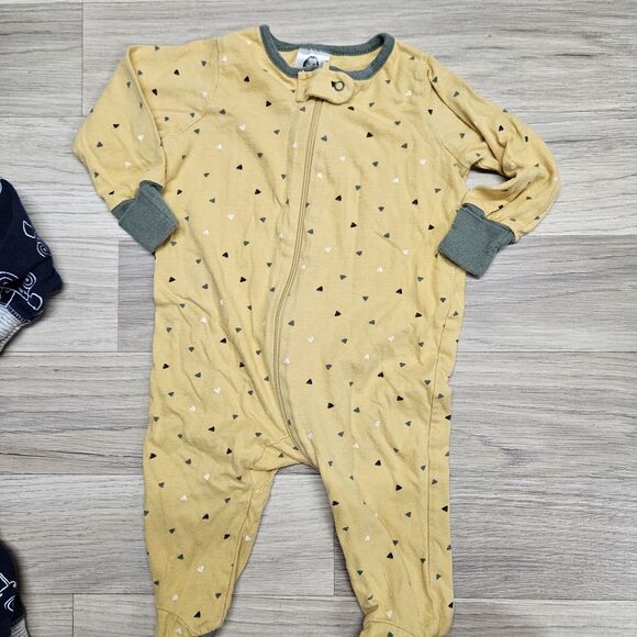 Gerber Baby Boy Sleeper Pajamas Trucks Vehicles Size 3 Months - Picture 7 of 9